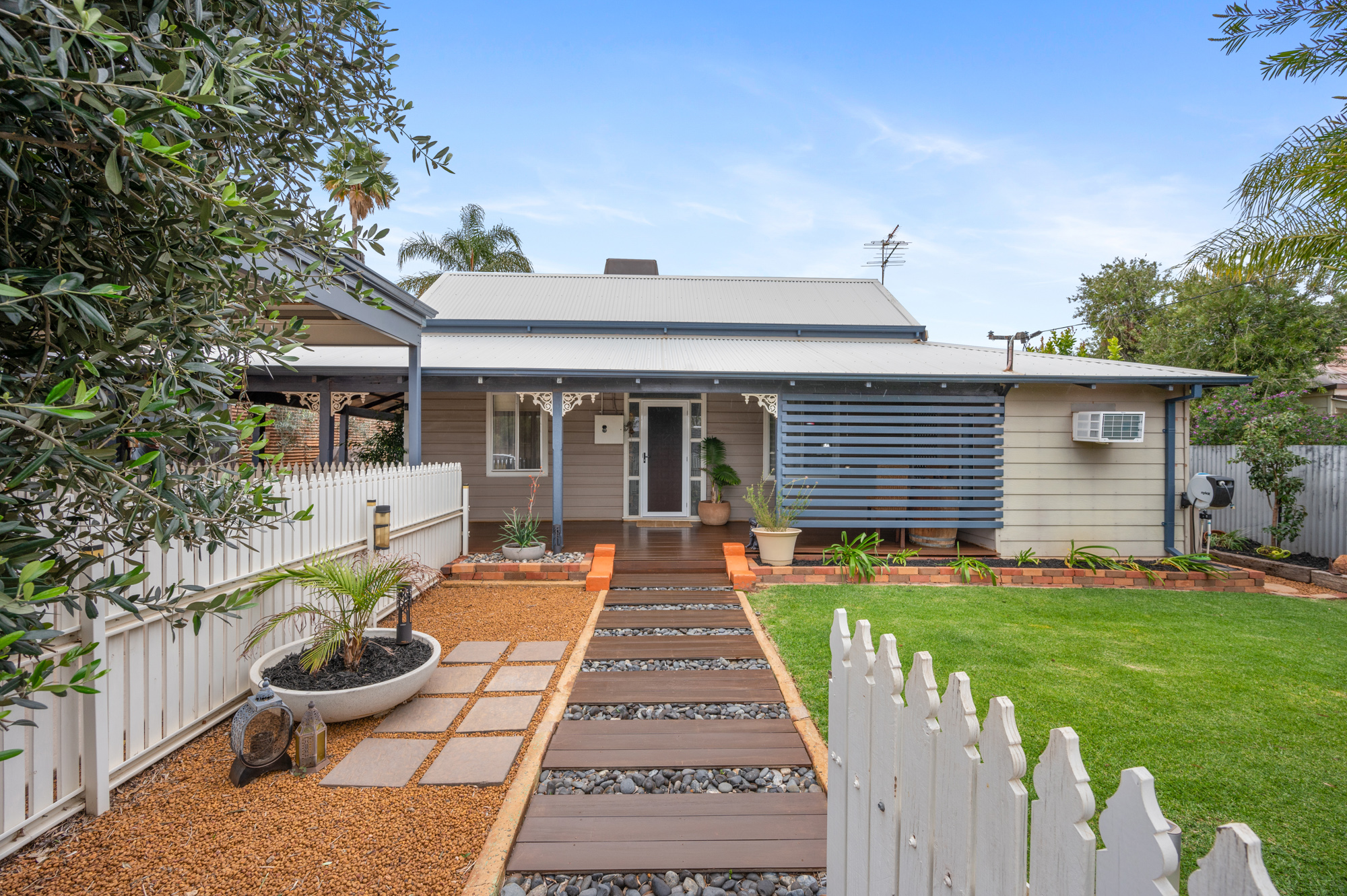 8 Broadarrow Road, KALGOORLIE WA 6430