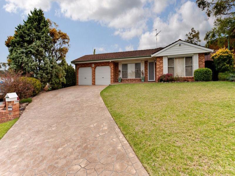 15 Fluorite Pl, EAGLE VALE NSW 2558