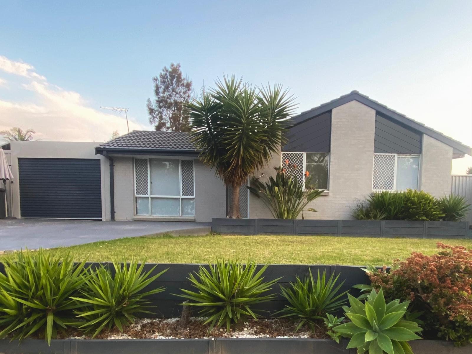 3 Fitzgibbon Lane, ROSEMEADOW NSW 2560