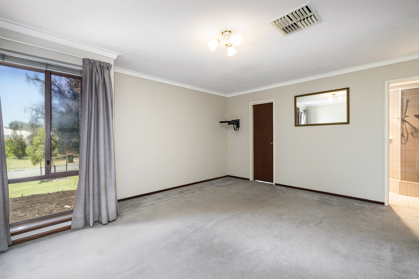 17 Smitherson Street Noranda WA 6062