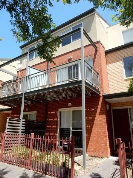 54 Village Way, MARIBYRNONG VIC 3032