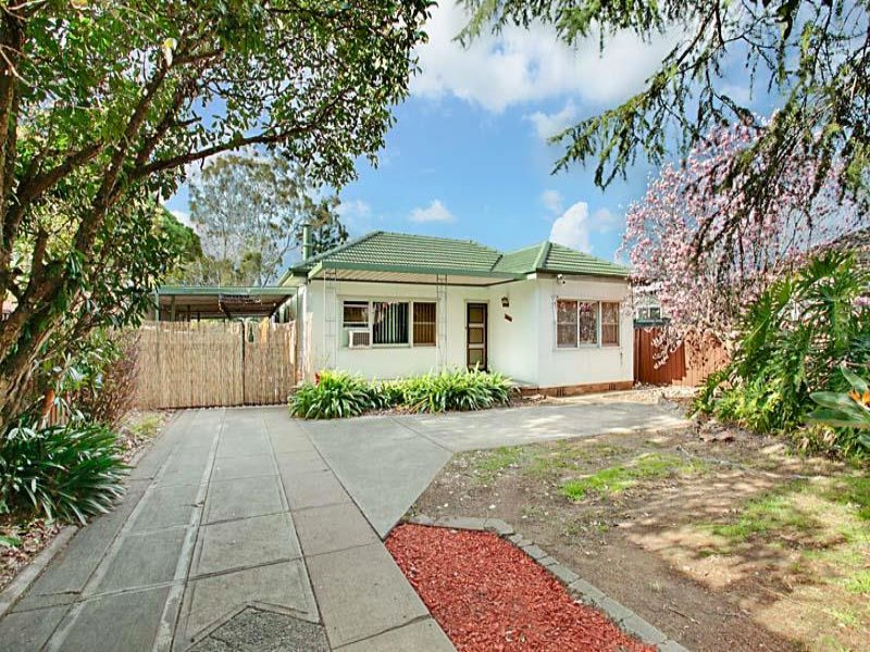 8 Saywell Rd, MACQUARIE FIELDS NSW 2564