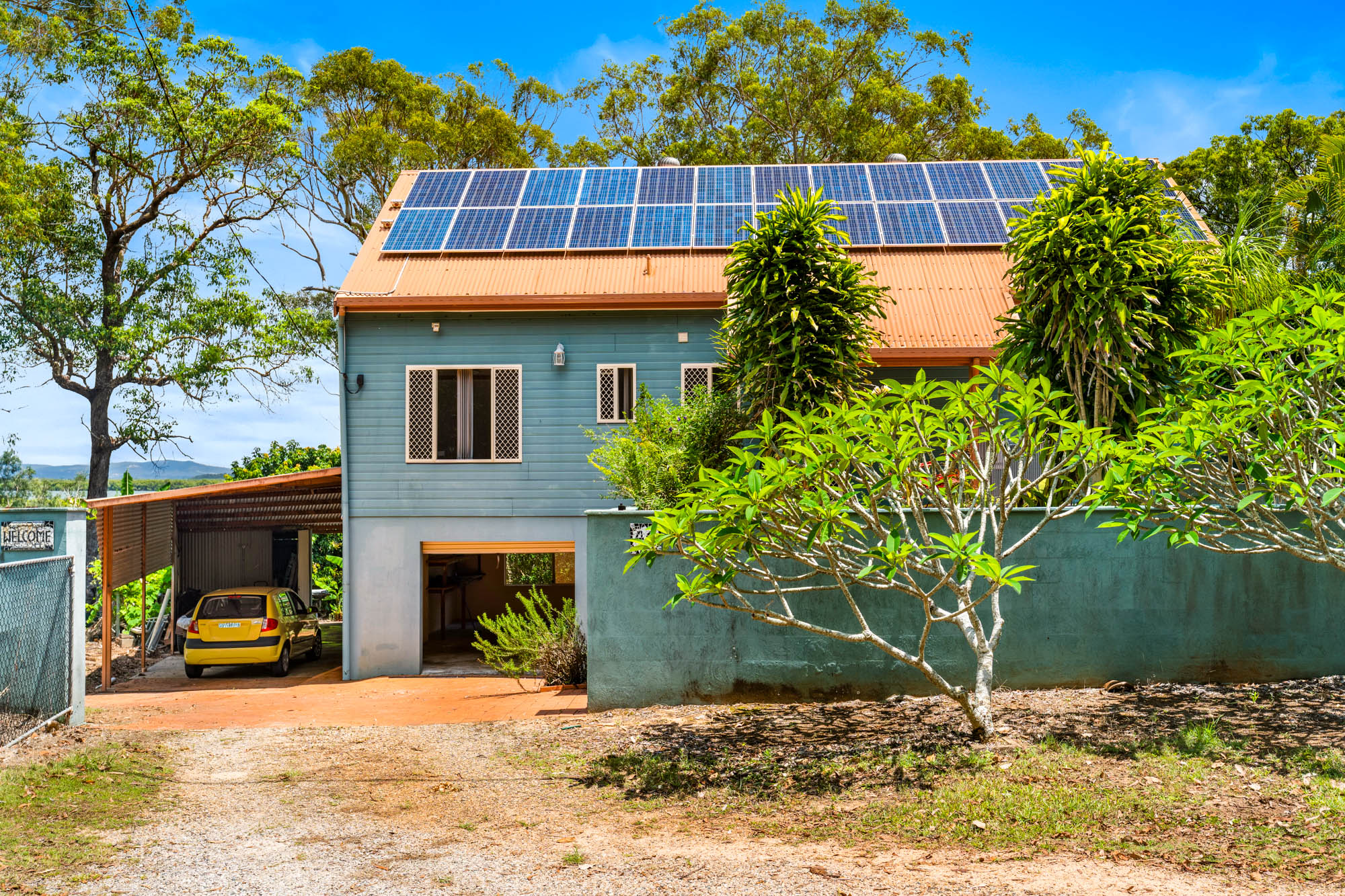 40 Deenya Parade, RUSSELL ISLAND QLD 4184