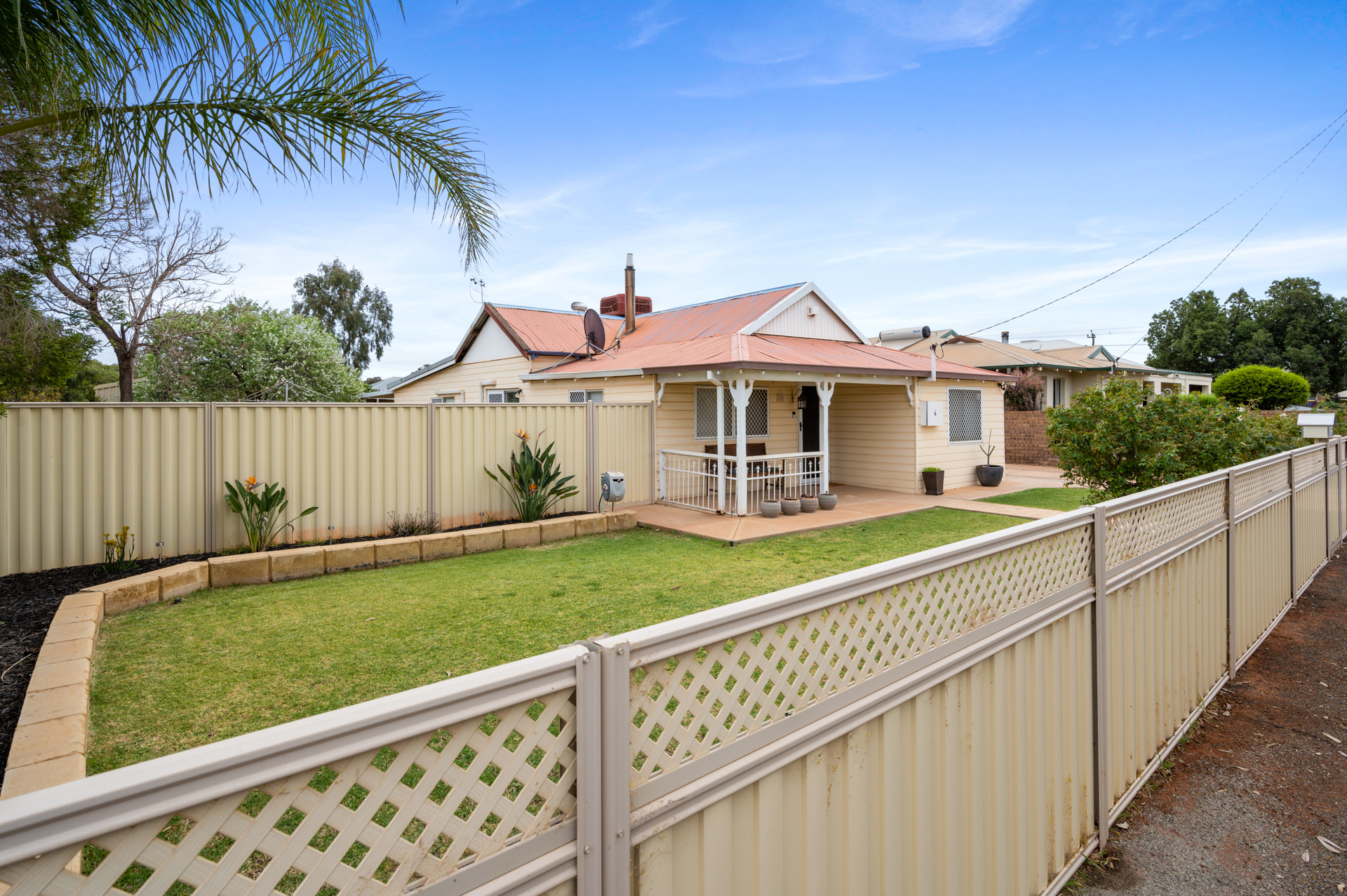 6 Balfour Street, SOUTH KALGOORLIE WA 6430