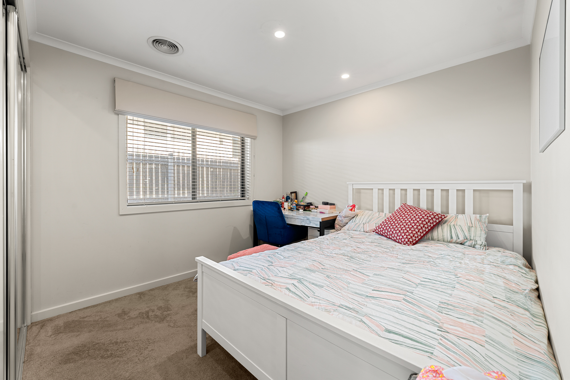 27 Judith Wright Street, Franklin, photo 9