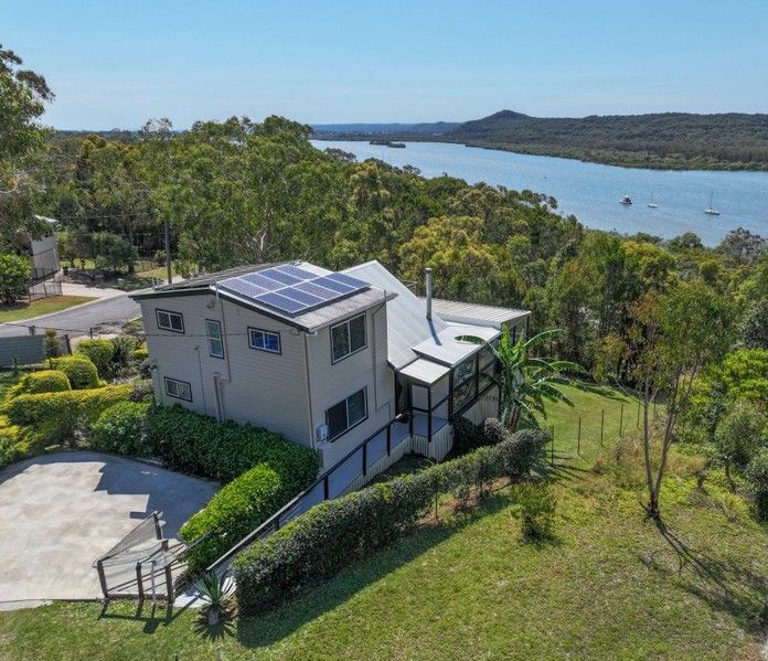 42 Leichhardt Terrace, RUSSELL ISLAND QLD 4184