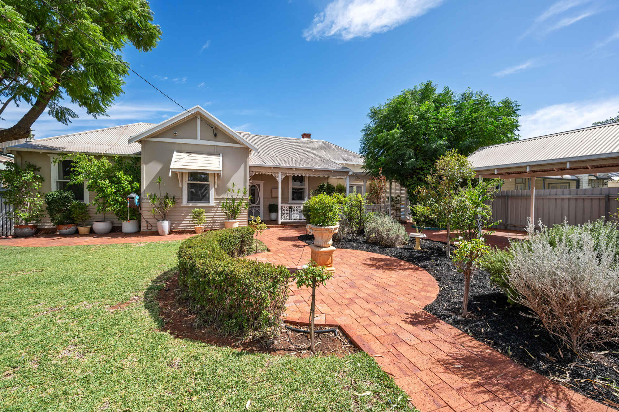 42 Campbell Street, LAMINGTON WA 6430