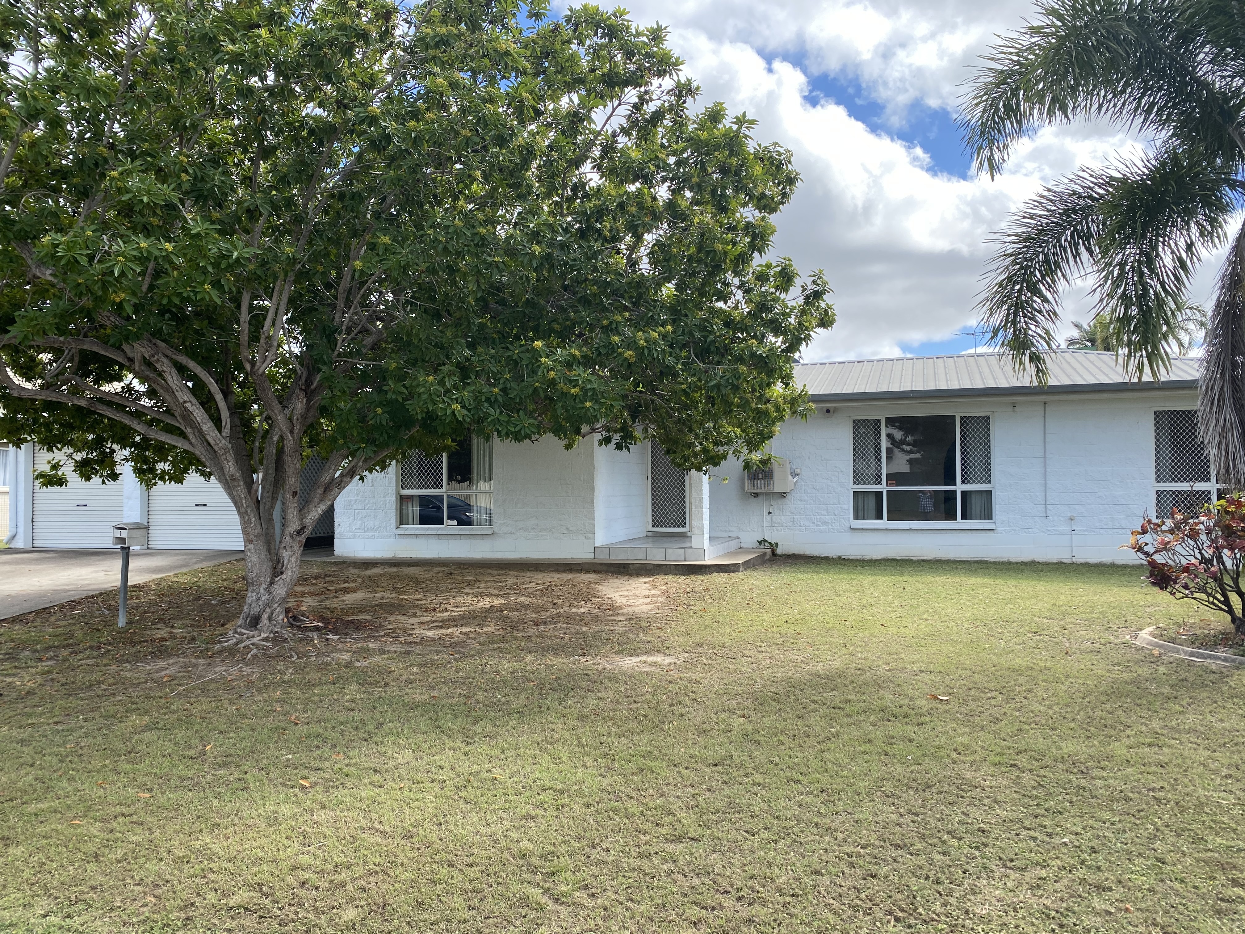 1 Tangorin Street, KIRWAN QLD 4817