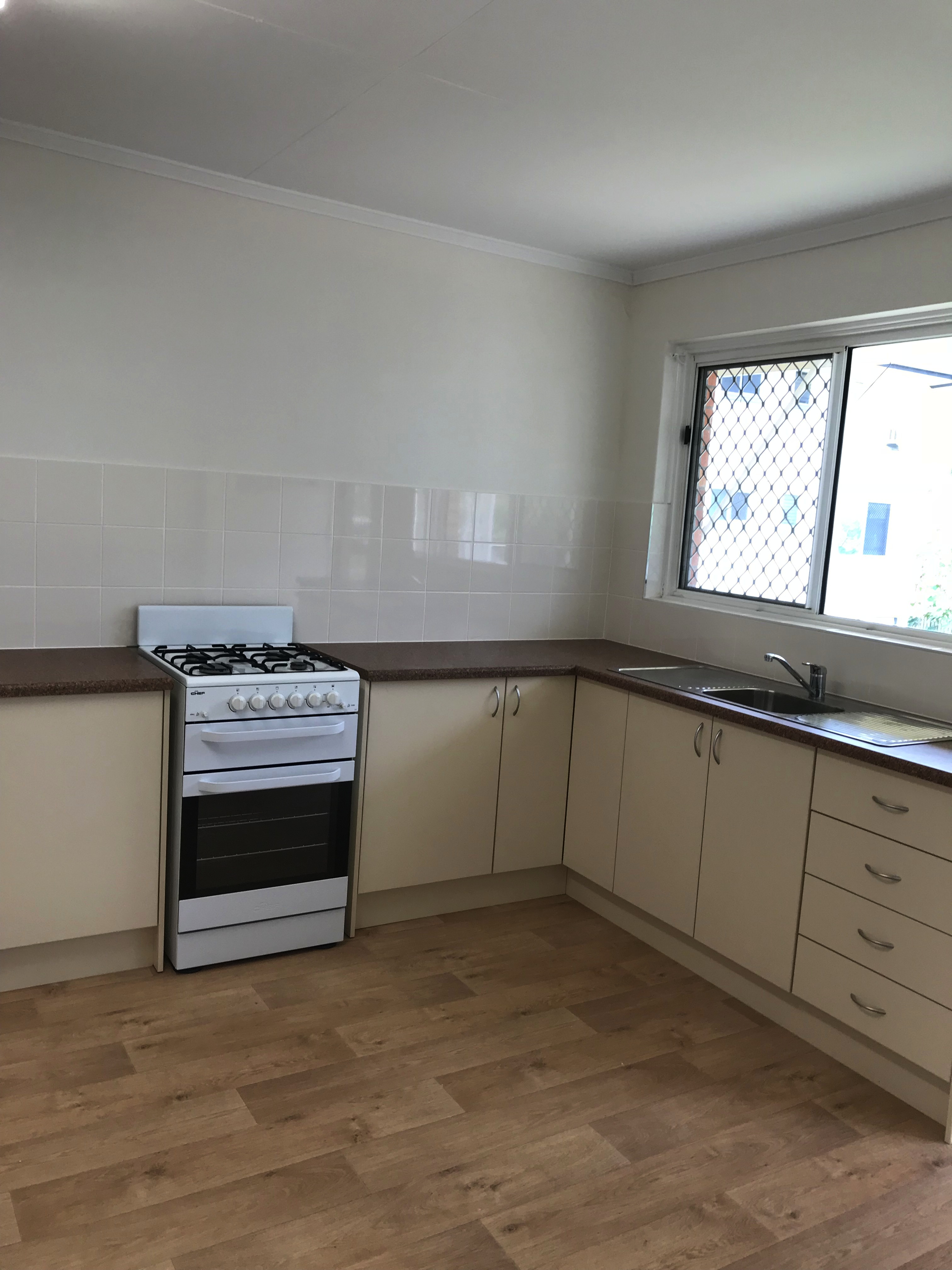 1-4 / 15 Gleeson St, HERMIT PARK QLD 4812