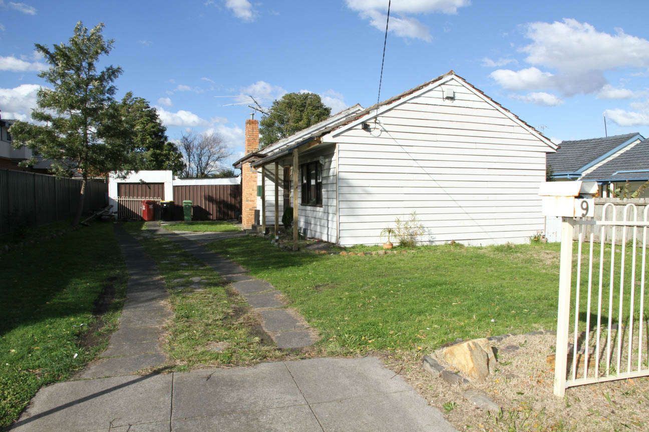9 Parsons Avenue, SPRINGVALE VIC 3171