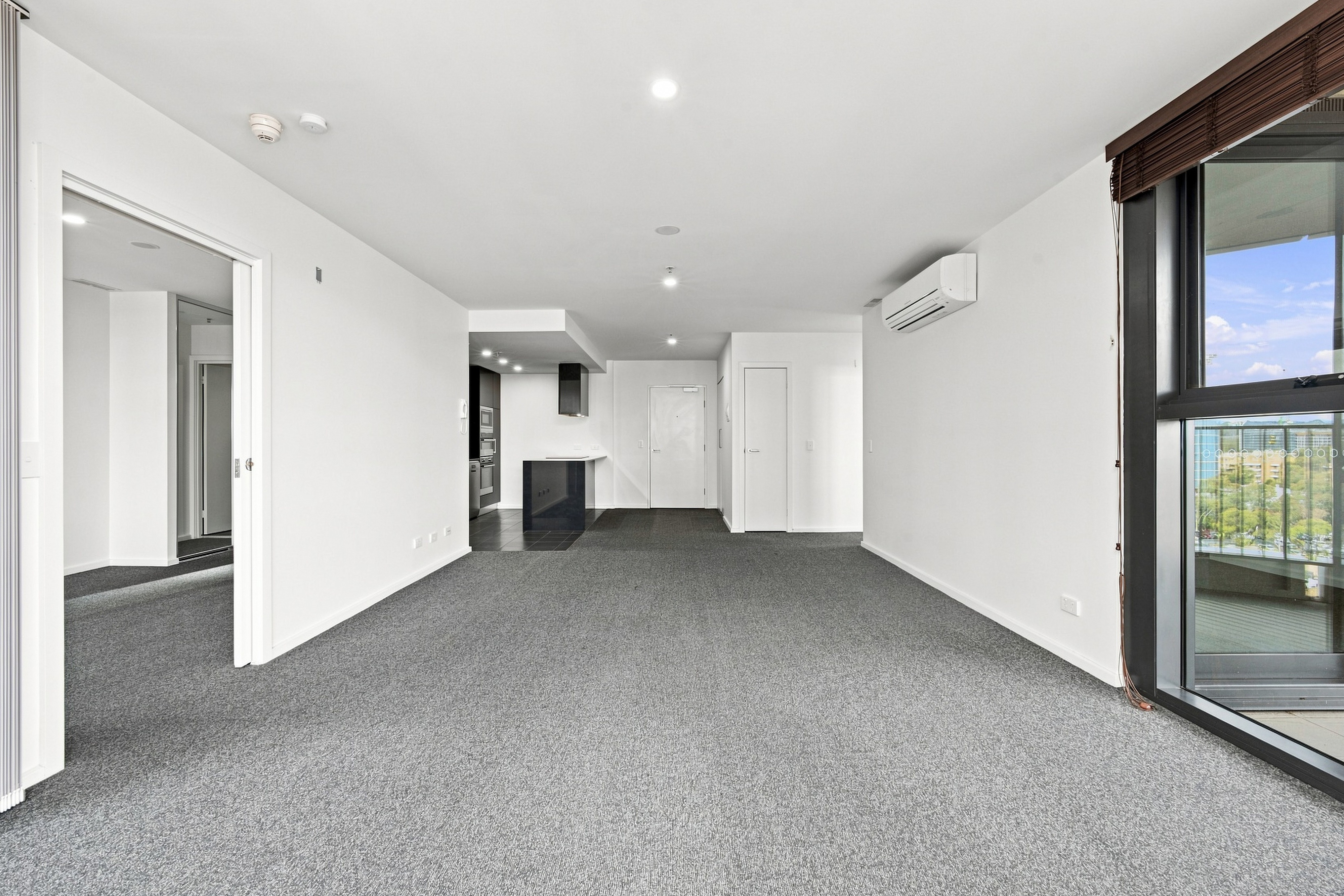 1102/120 Eastern Valley Way, Belconnen, photo 3