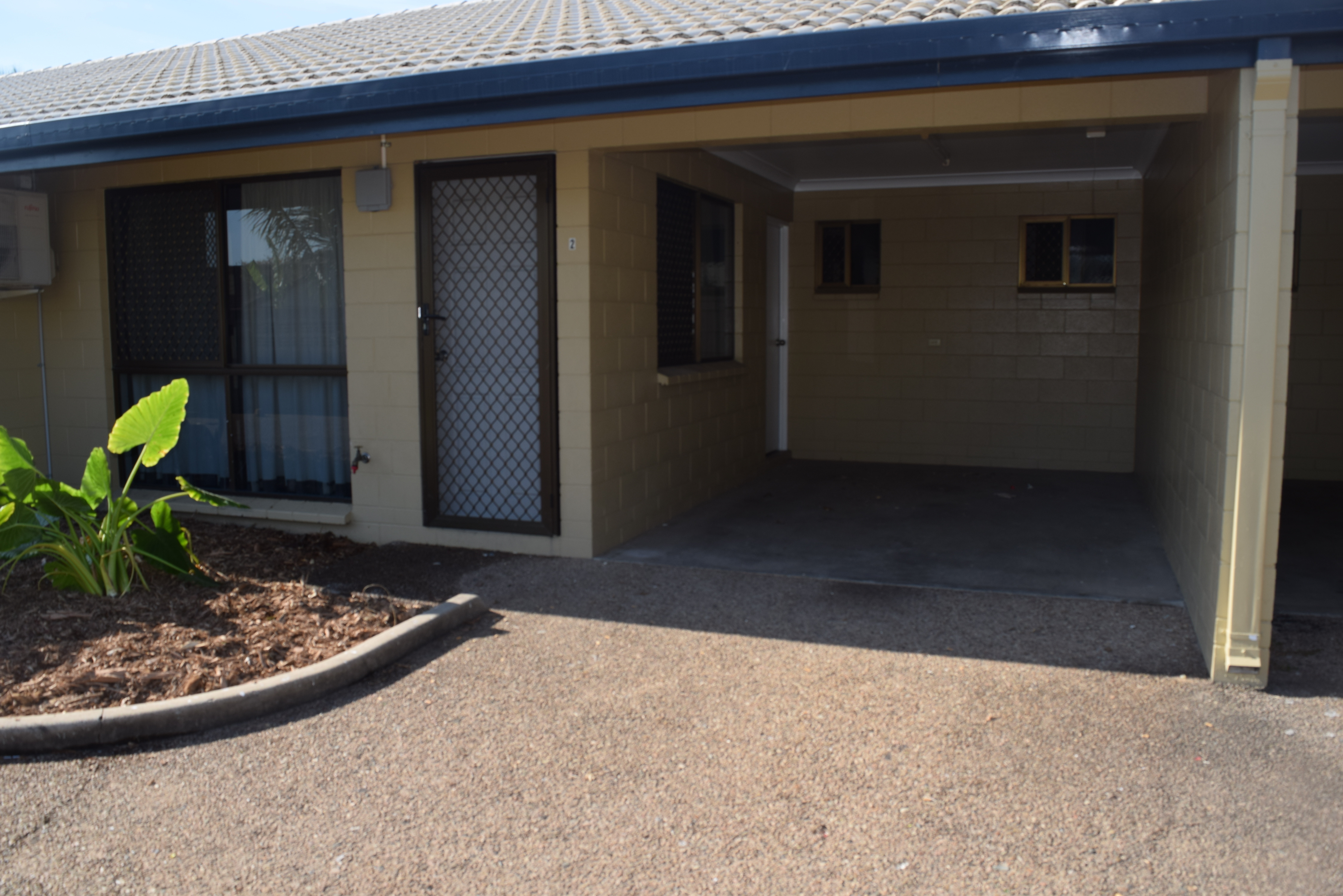 Unit 2 / 18 Percy St, WEST END QLD 4810