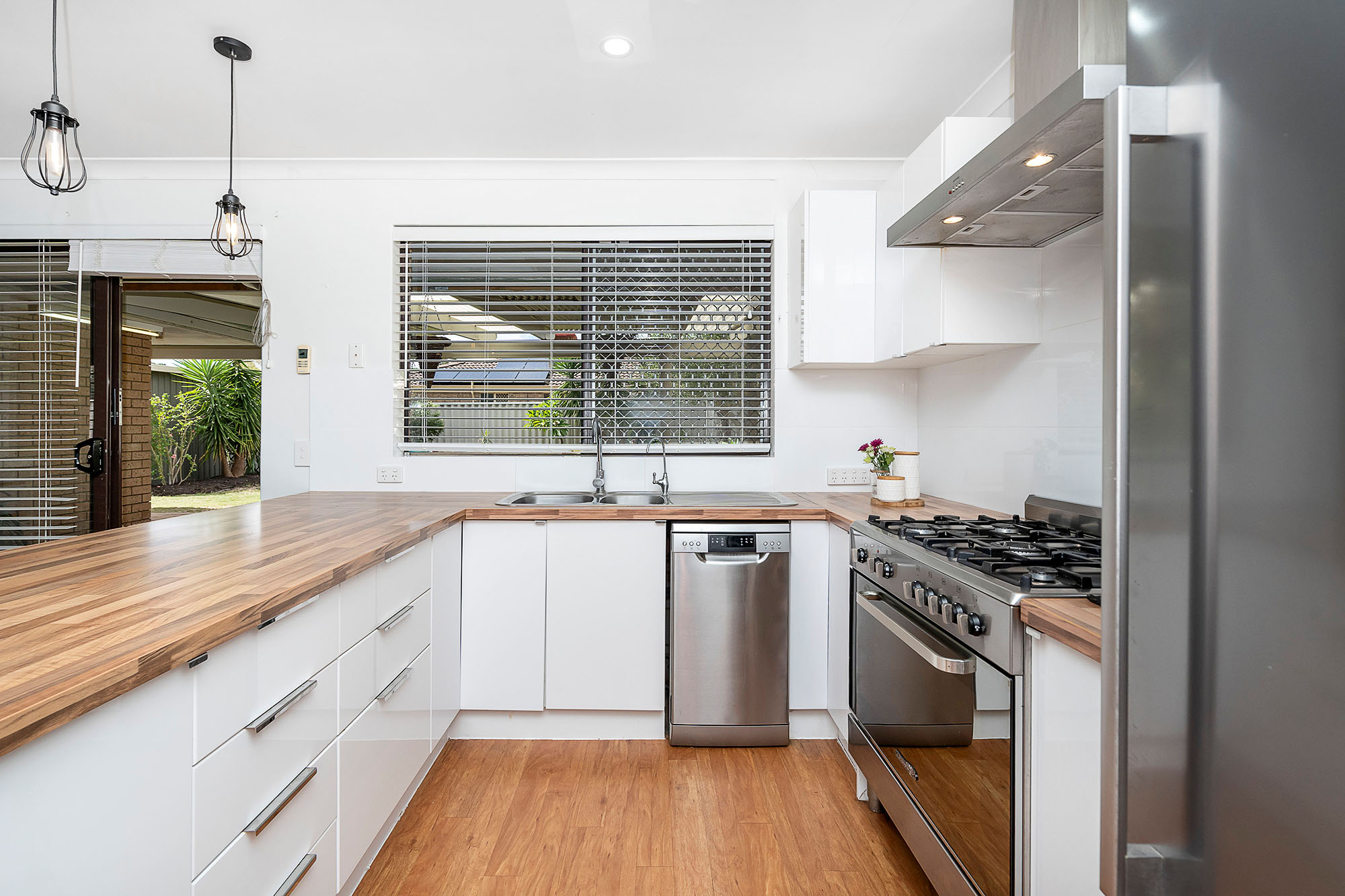 7 Adelaide Circle Craigie WA 6025