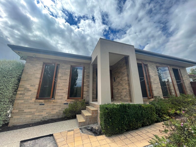 1 / 9 Darbyshire Road, MOUNT WAVERLEY VIC 3149