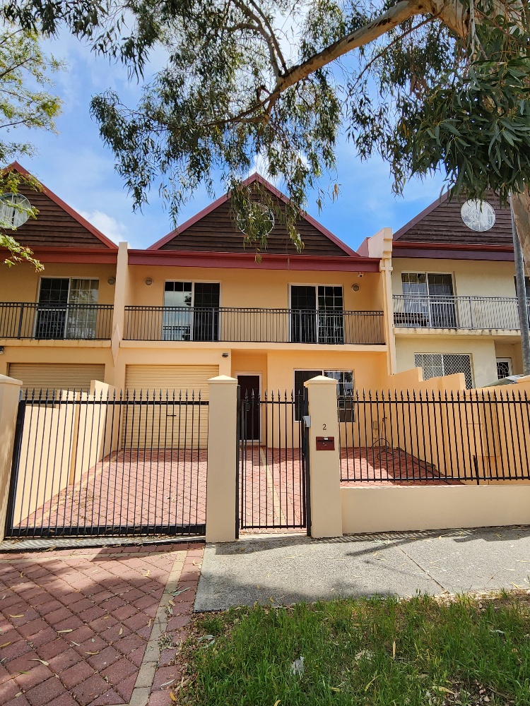 2 / 15 Teague Street, BURSWOOD WA 6100