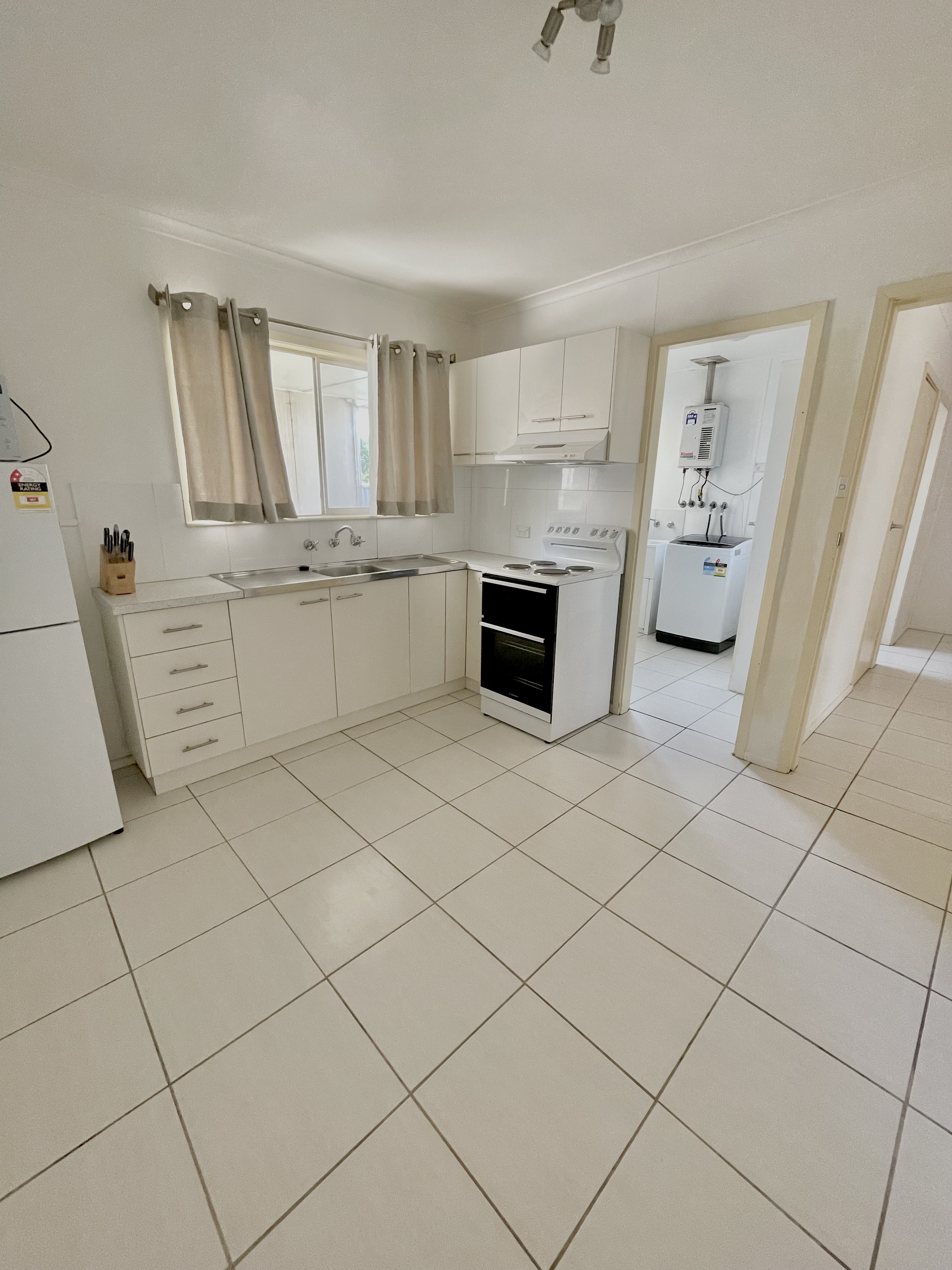 3 / 319 Church, HAY NSW 2711