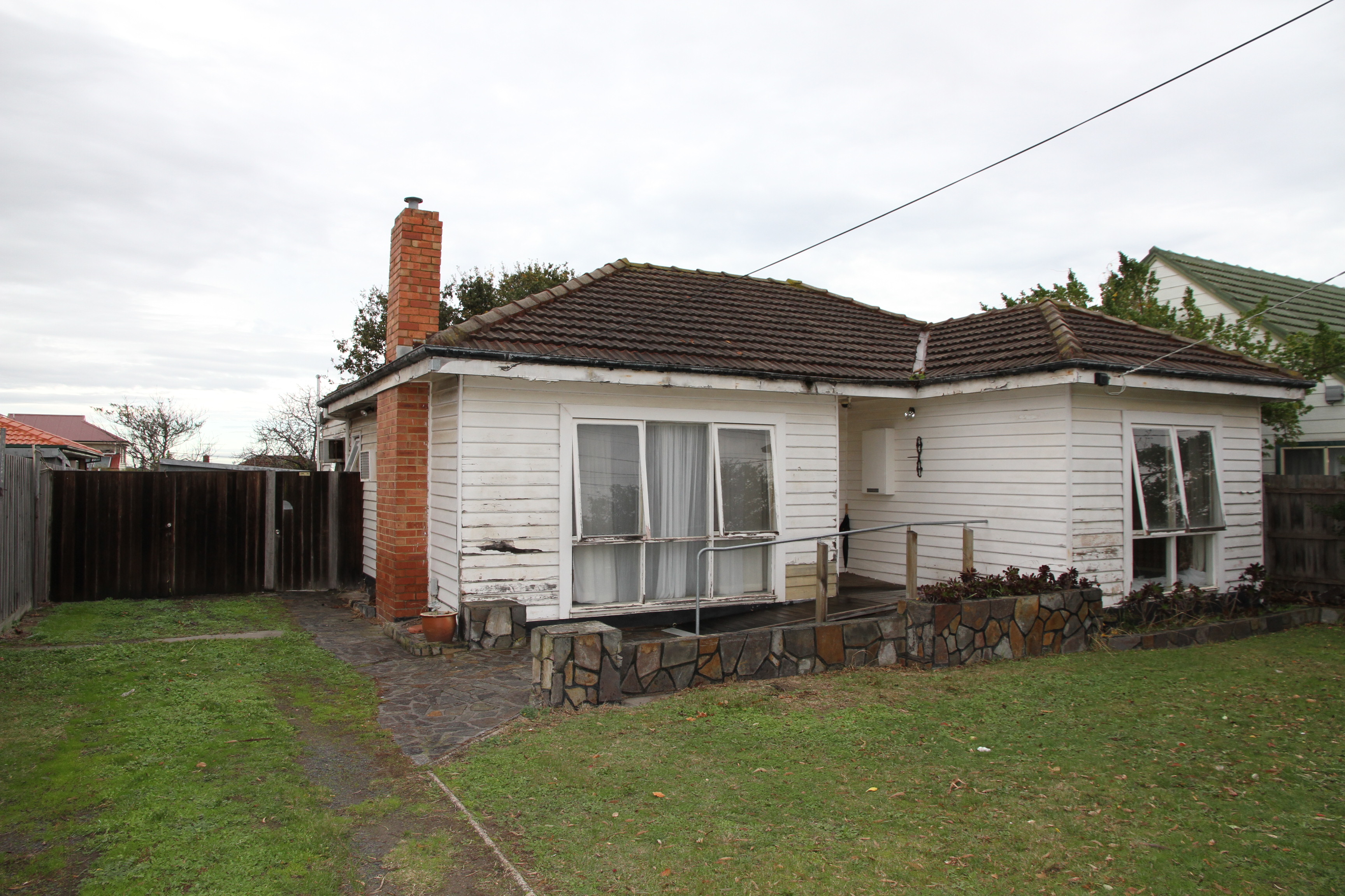 10 Whiteside Street, SPRINGVALE VIC 3171