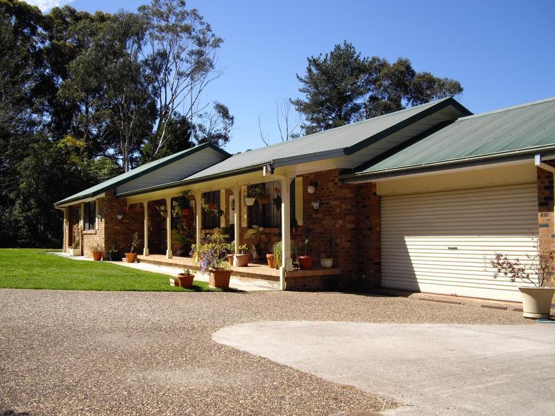 208 Georges River Rd, KENTLYN NSW 2560