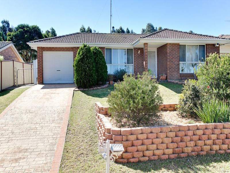 26 Downes Cres, CURRANS HILL NSW 2567