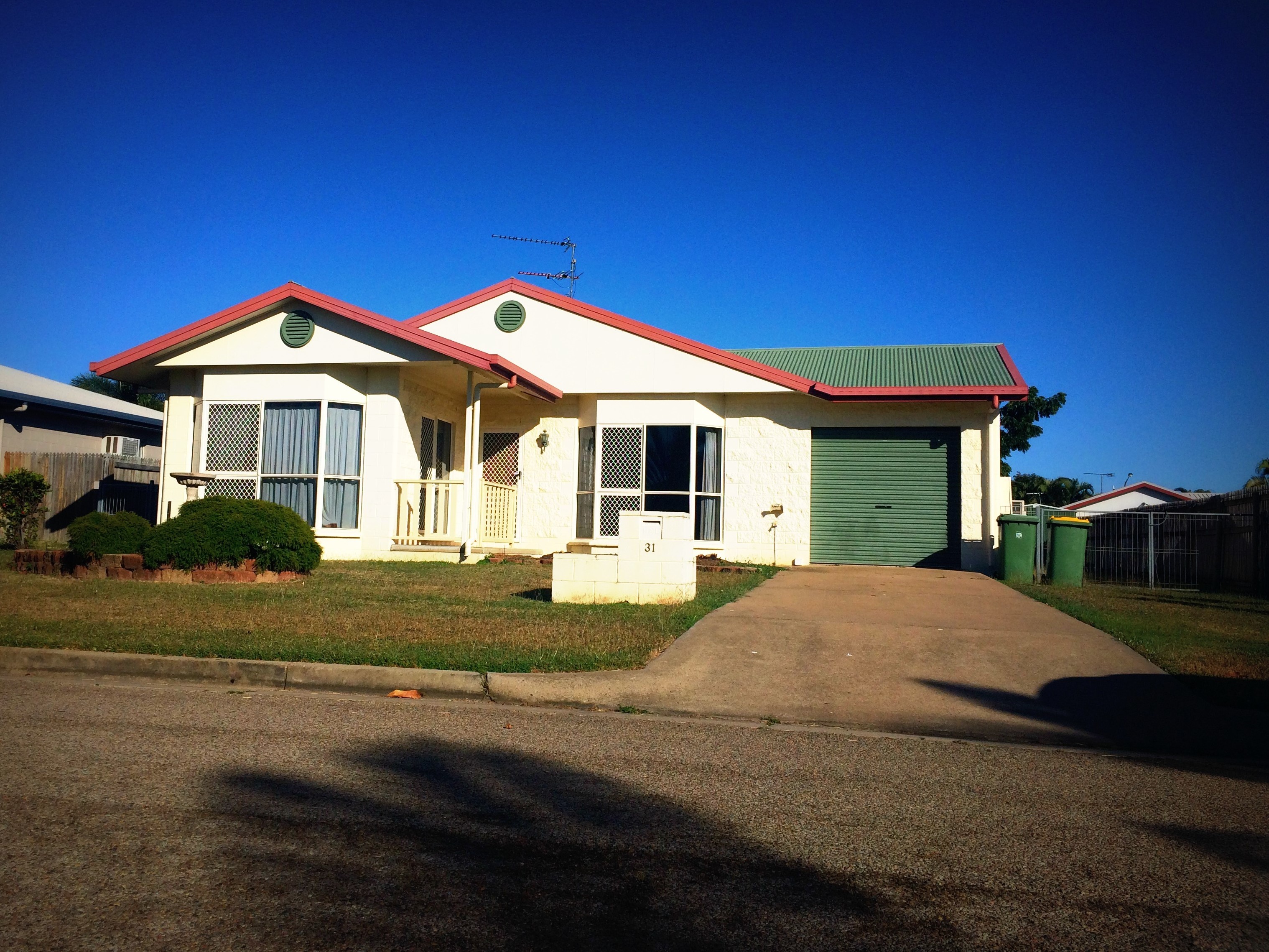 31 Dalkeith Crescent, MOUNT LOUISA QLD 4814