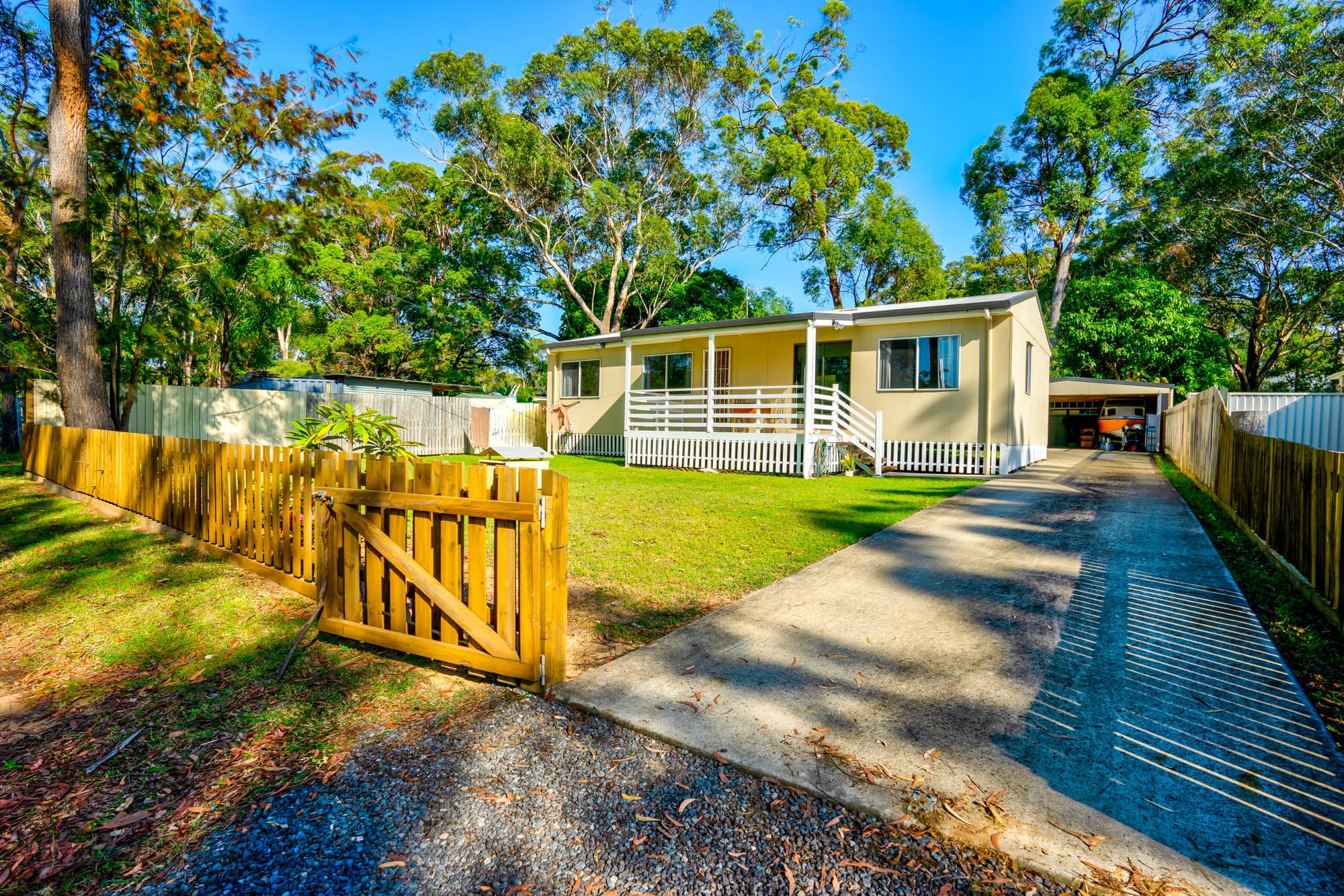 75 Harvey Street, RUSSELL ISLAND QLD 4184