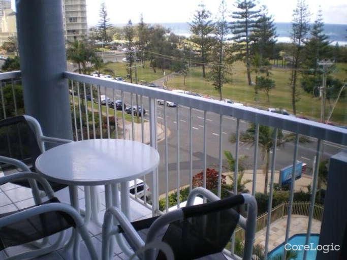 17 / 155 Old Burleigh Road, BROADBEACH QLD 4218