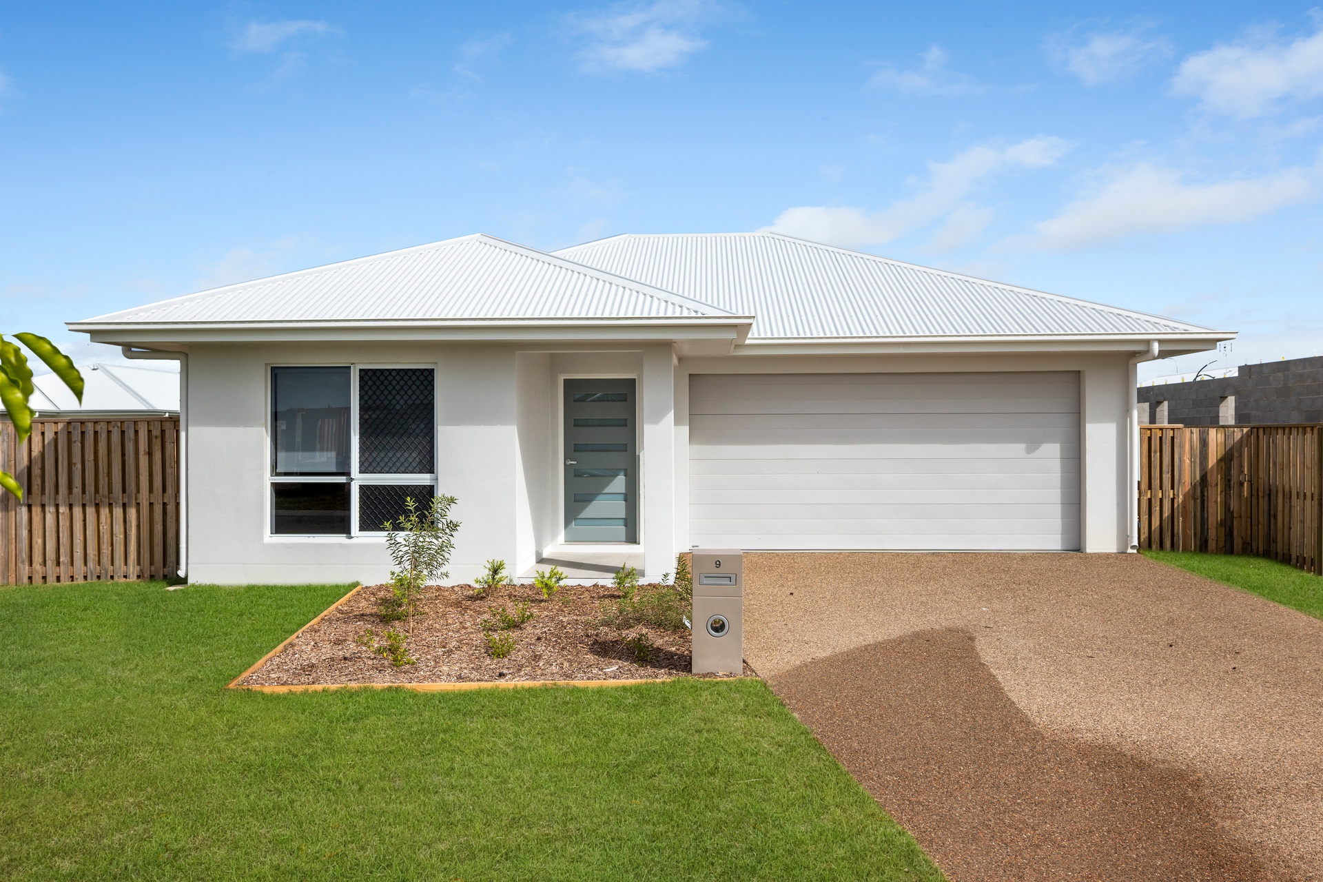 9 Babieca Street, BUSHLAND BEACH QLD 4818