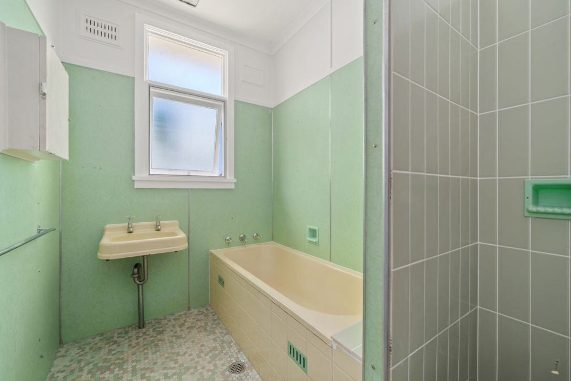 25 Crest Rd, Crestwood, photo 12