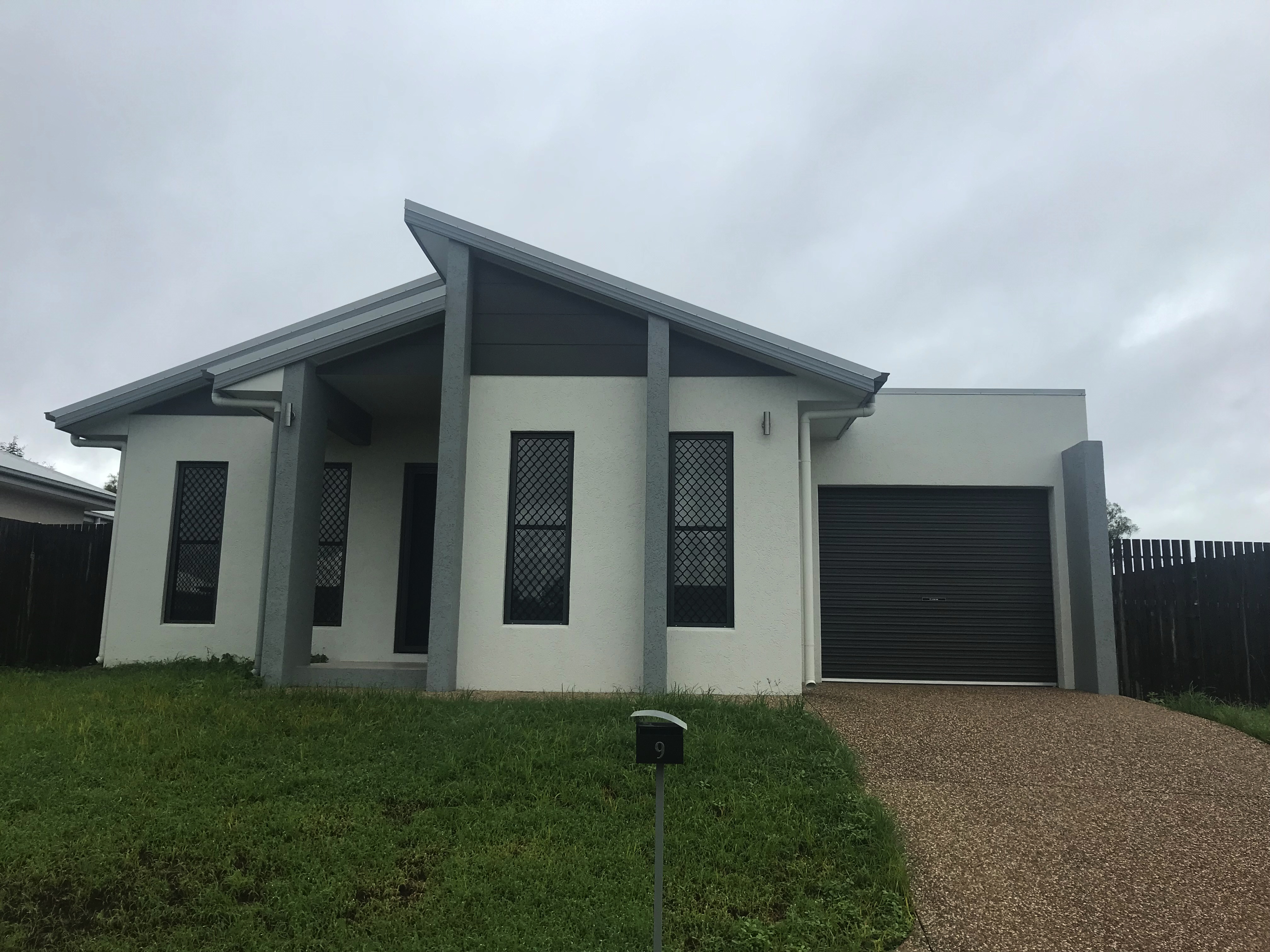 9 Bulla Pl, KELSO QLD 4815