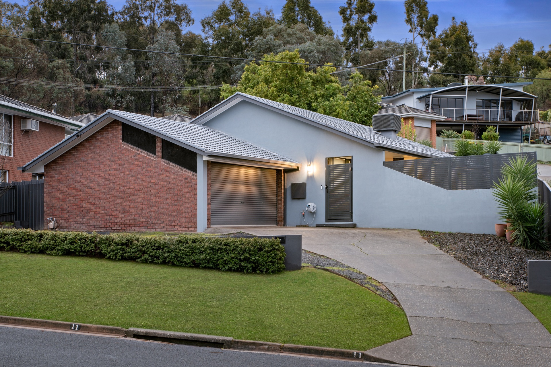 11 Michelle Avenue, LAVINGTON NSW 2641