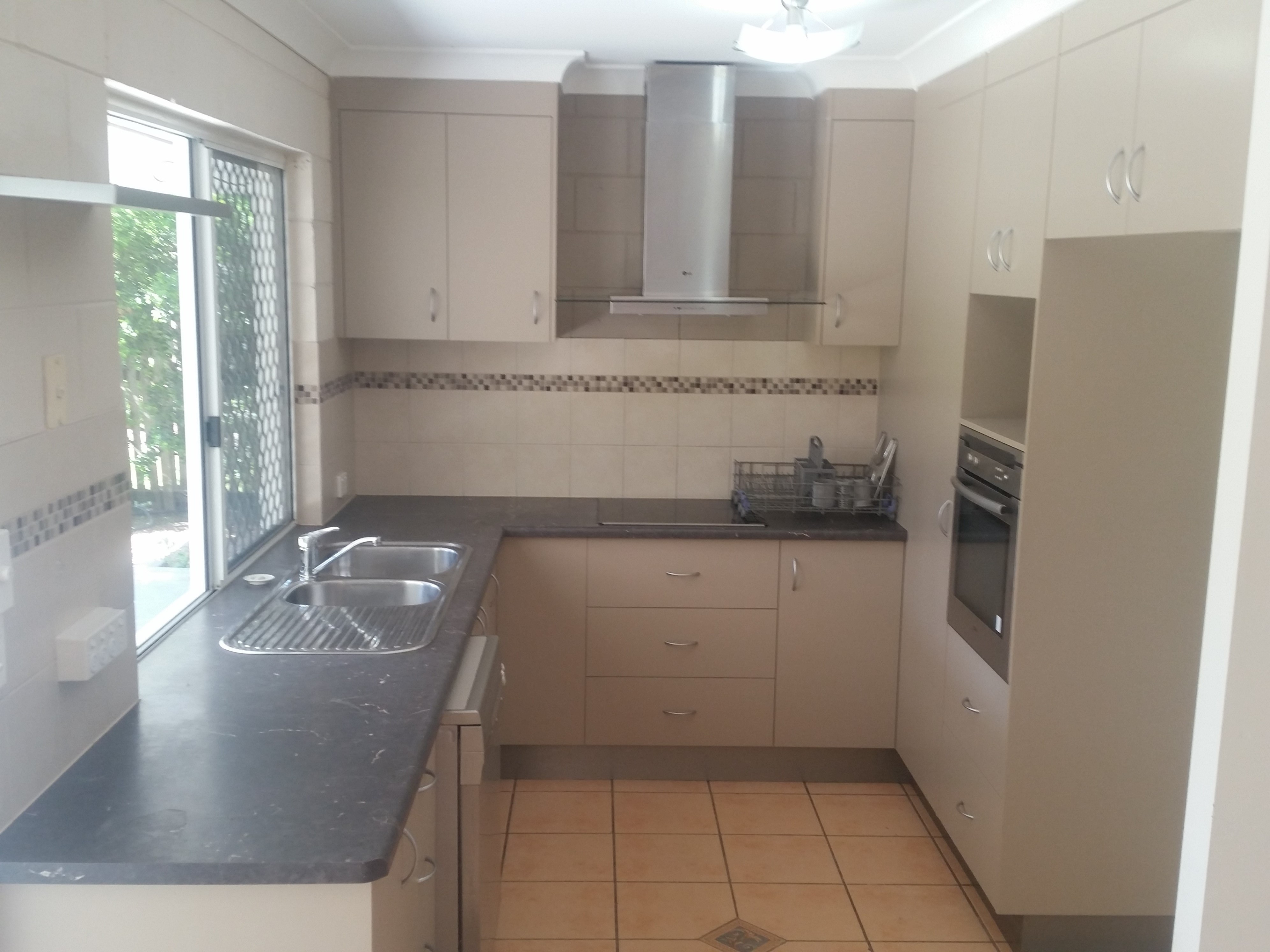 5 Craiglea St, MOUNT LOUISA QLD 4814