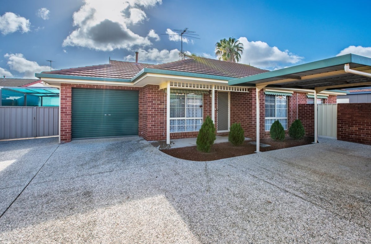 2 / 26 Jackling Drive, LAVINGTON NSW 2641