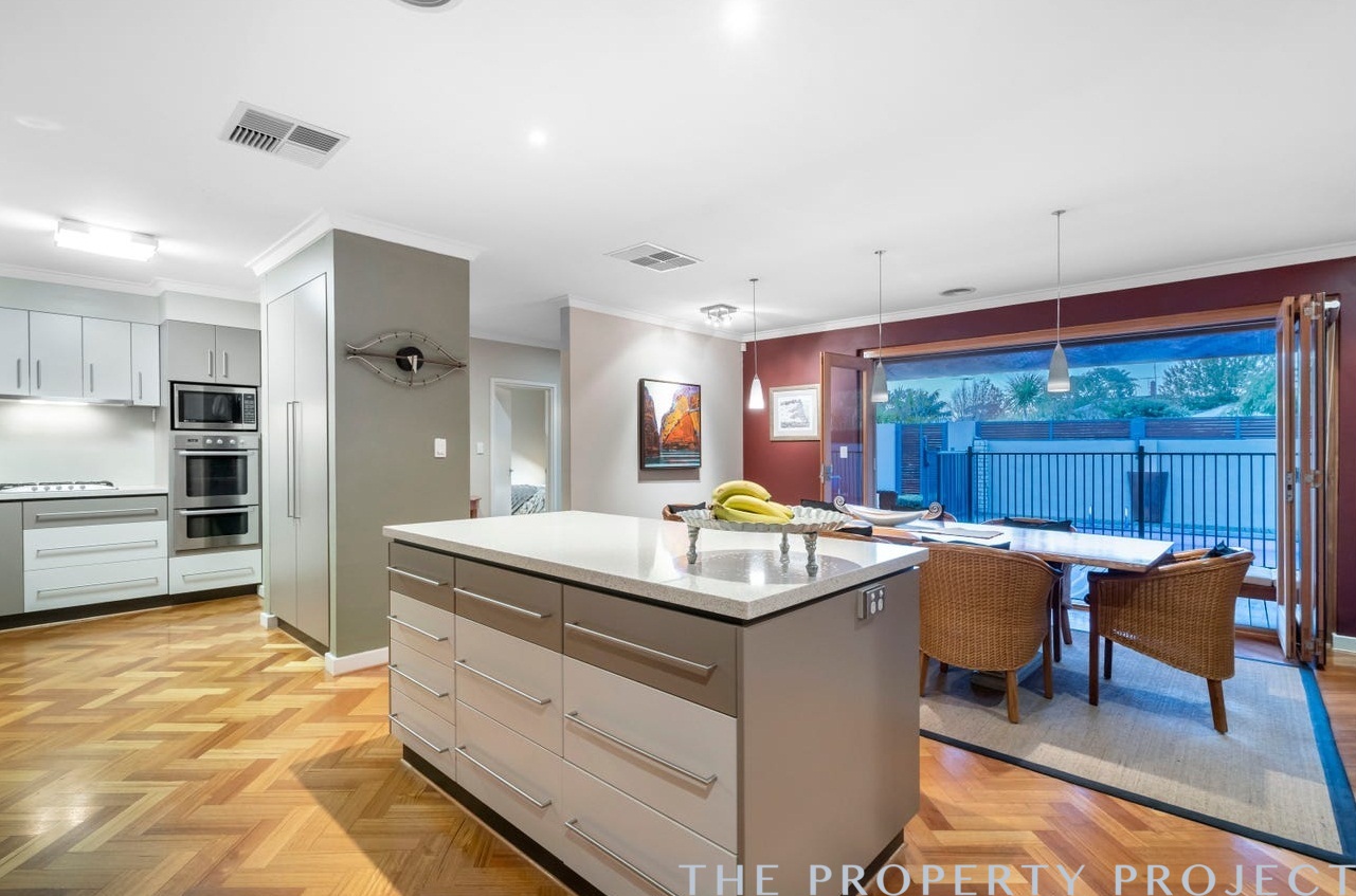 16 Vernon Street Trigg WA 6029