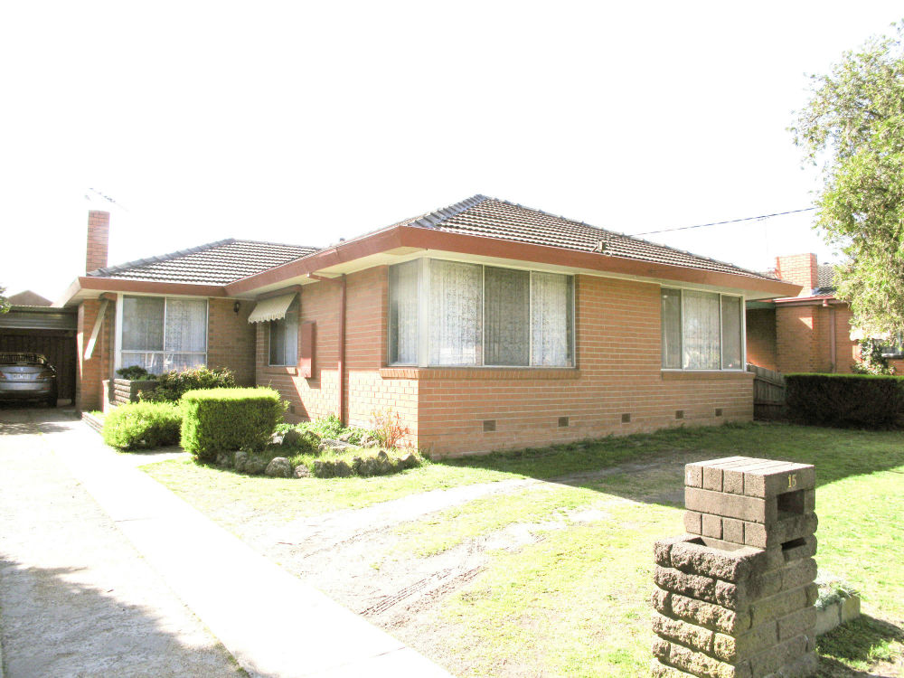 15 Locharn Crescent, KEYSBOROUGH VIC 3173