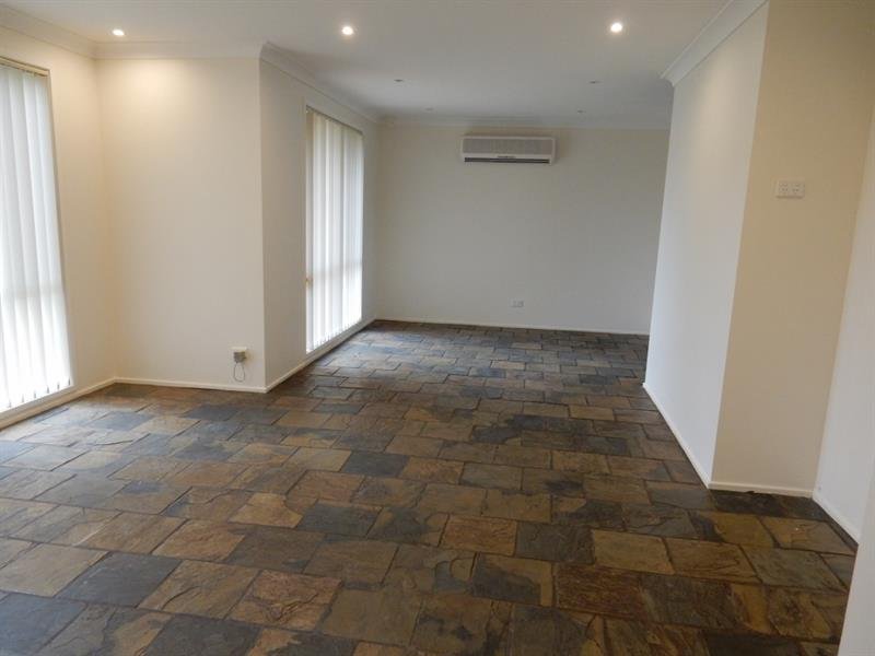 59 Othello St, ROSEMEADOW NSW 2560