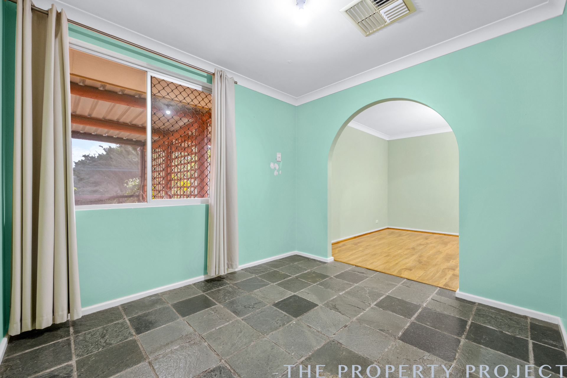 214 Blackadder Road Swan View WA 6056