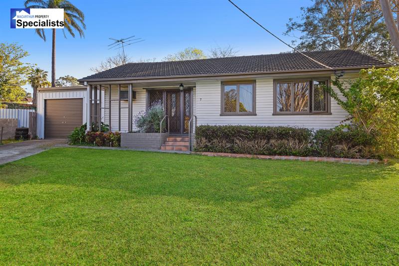 7 Lytton Pl, CAMPBELLTOWN NSW 2560
