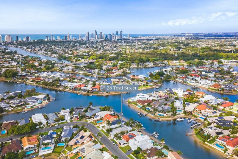 28 Tosti Street, SORRENTO QLD 4217