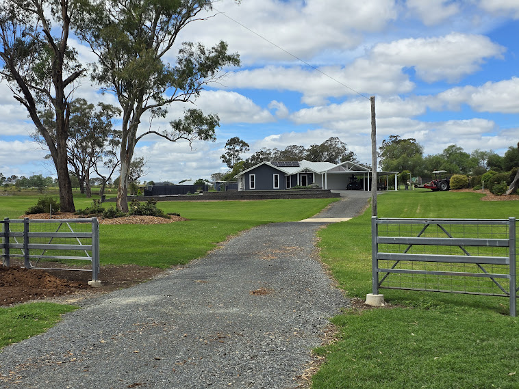 2476 KINGSTHORPE HADEN ROAD, GOOMBUNGEE QLD 4354
