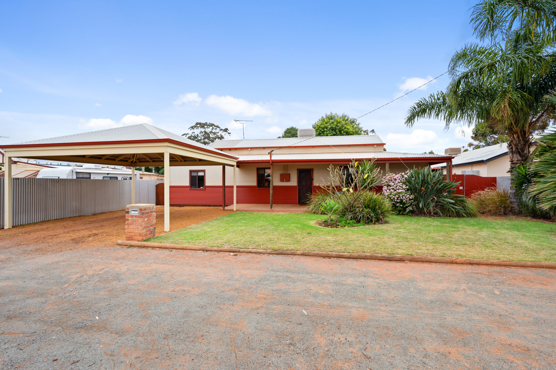 42 Balfour Street, SOUTH KALGOORLIE WA 6430