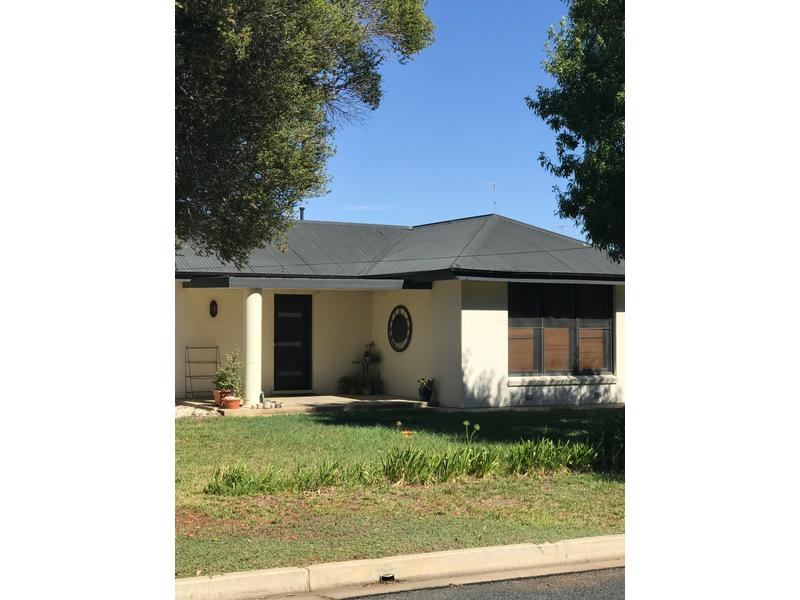 504 St Michael Street, DENILIQUIN NSW 2710