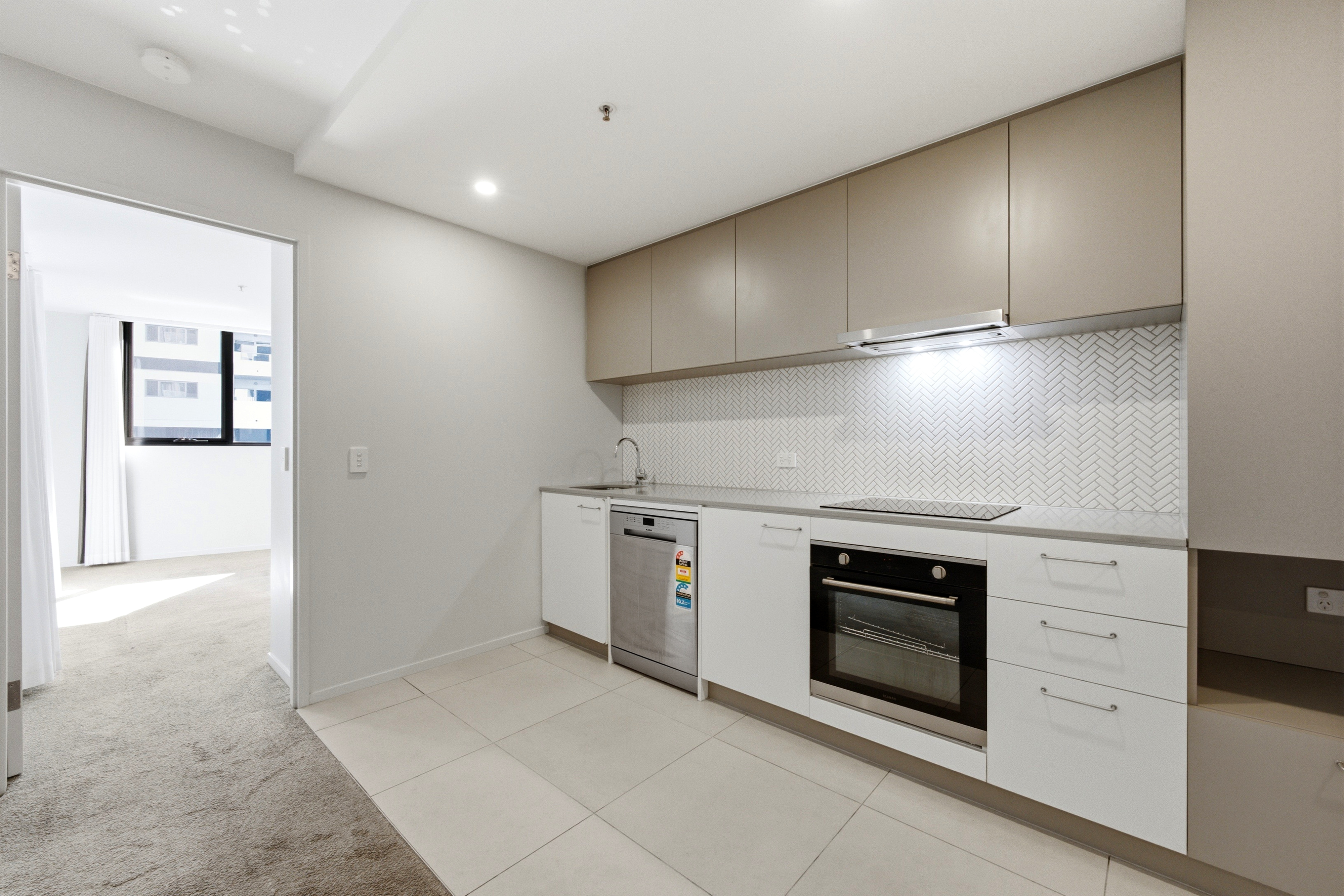 102/34 Oakden St, Greenway, photo 7