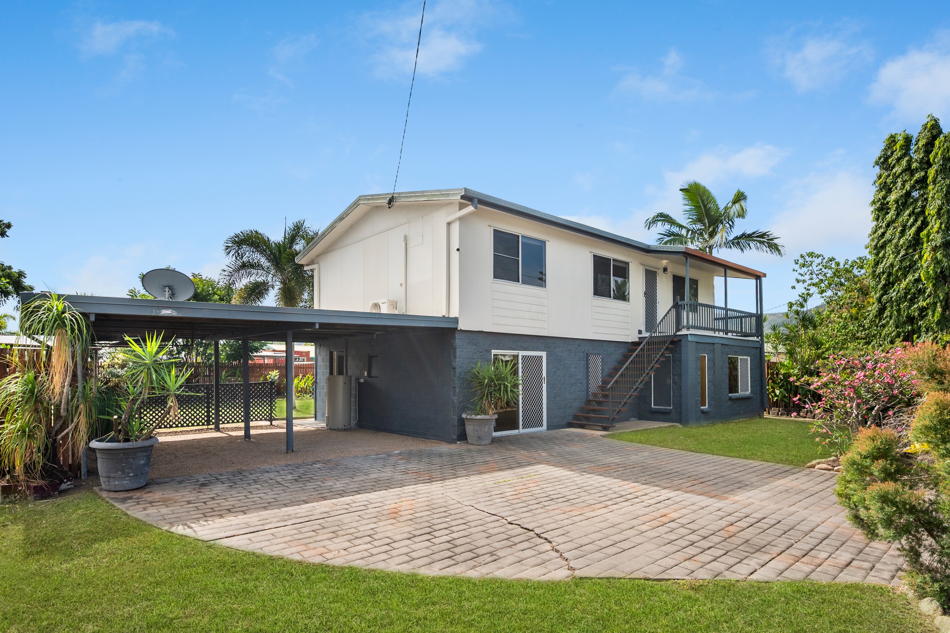 14 Naples Ct, KELSO QLD 4815