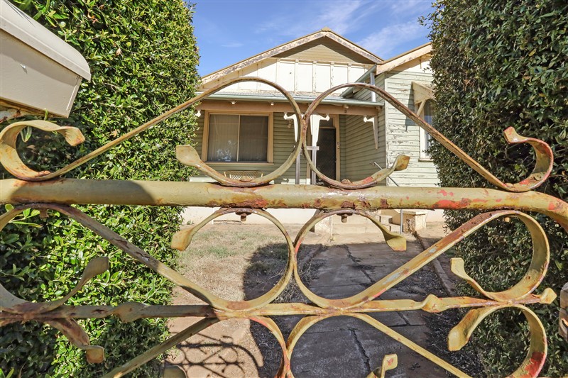 2 Battye Street, FORBES NSW 2871