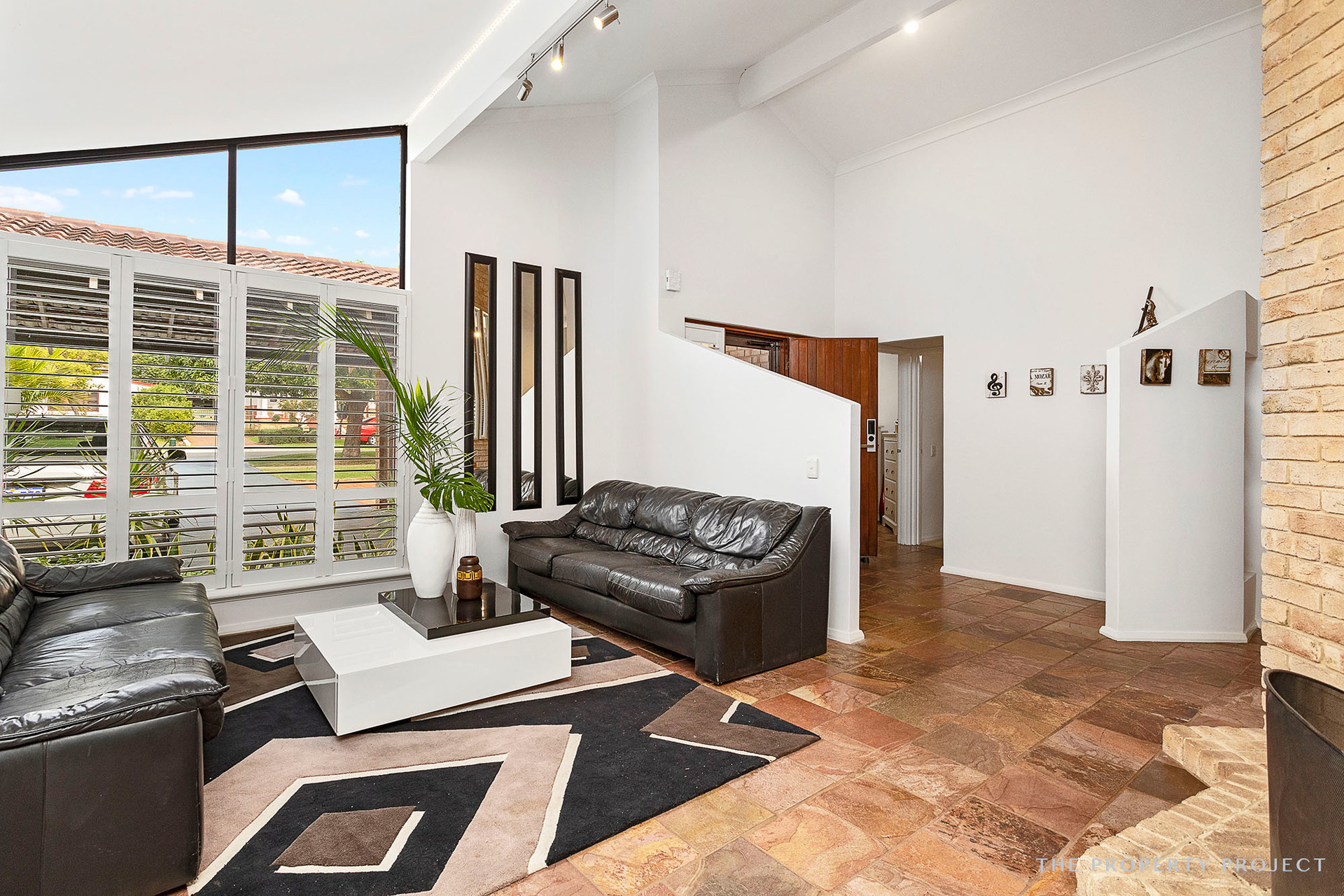 60 Inverness Crescent Menora WA 6050