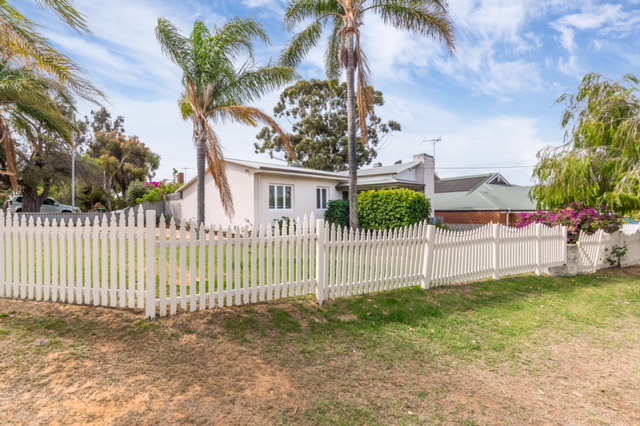 76 Finnerty Street Karrinyup WA 6018