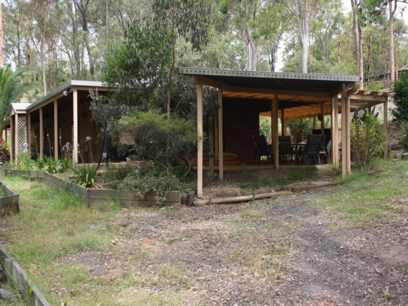 11 Woodland Cresent, WITHCOTT QLD 4352