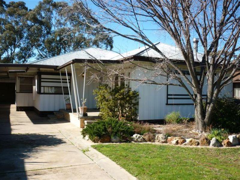 27 Hewitt Street, WARRACKNABEAL VIC 3393