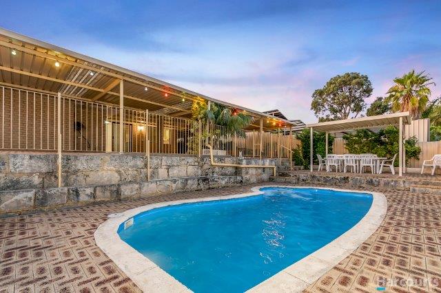 11 Grevillea Way Heathridge WA 6027