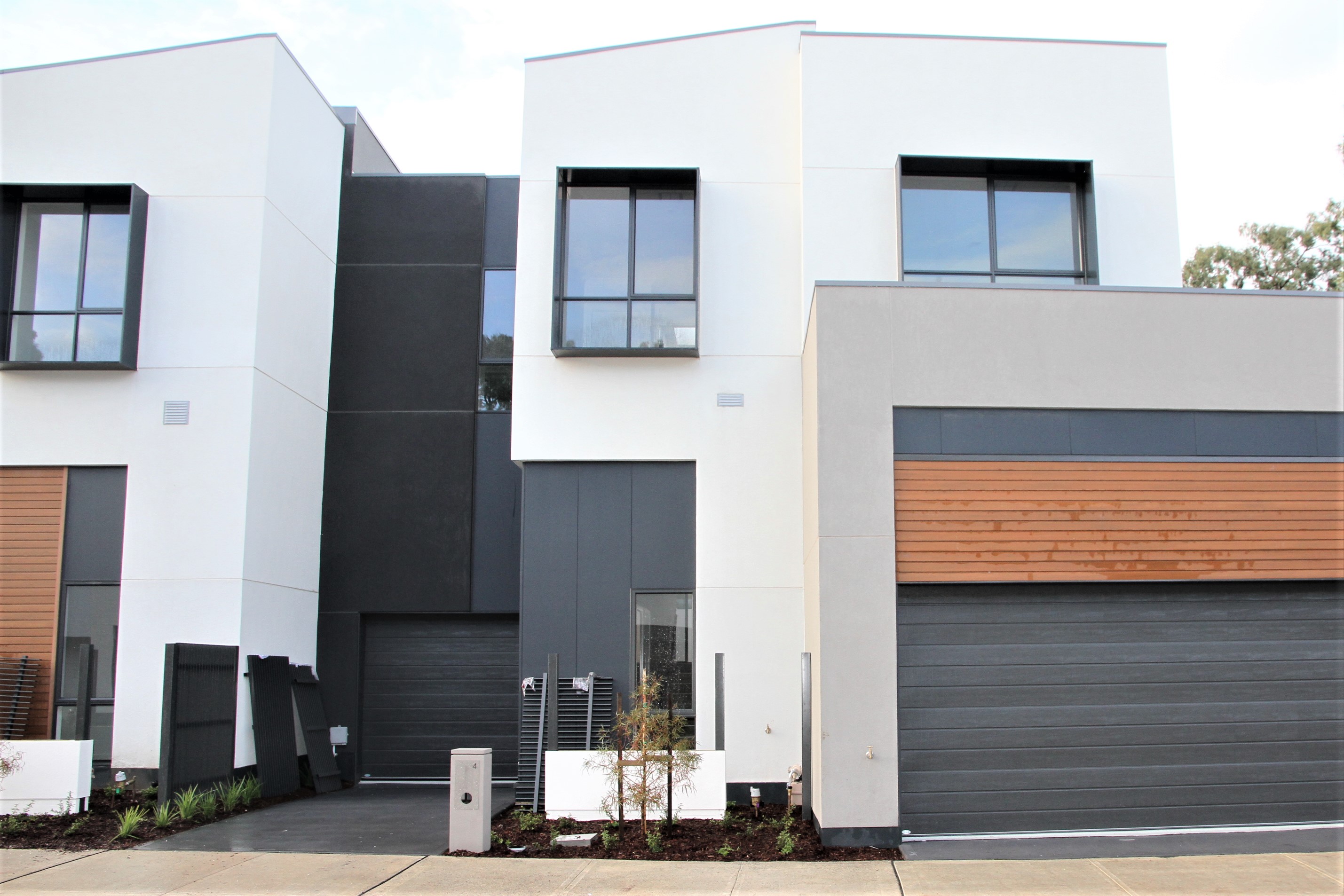 4 Harrison Drive, NOBLE PARK VIC 3174